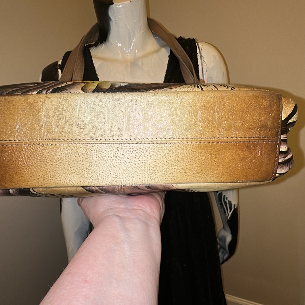 ANUSCHKA AFRICAN LEOPARD HAND PAINTED LEATHER CROSSBODY - Picture 6 of 14